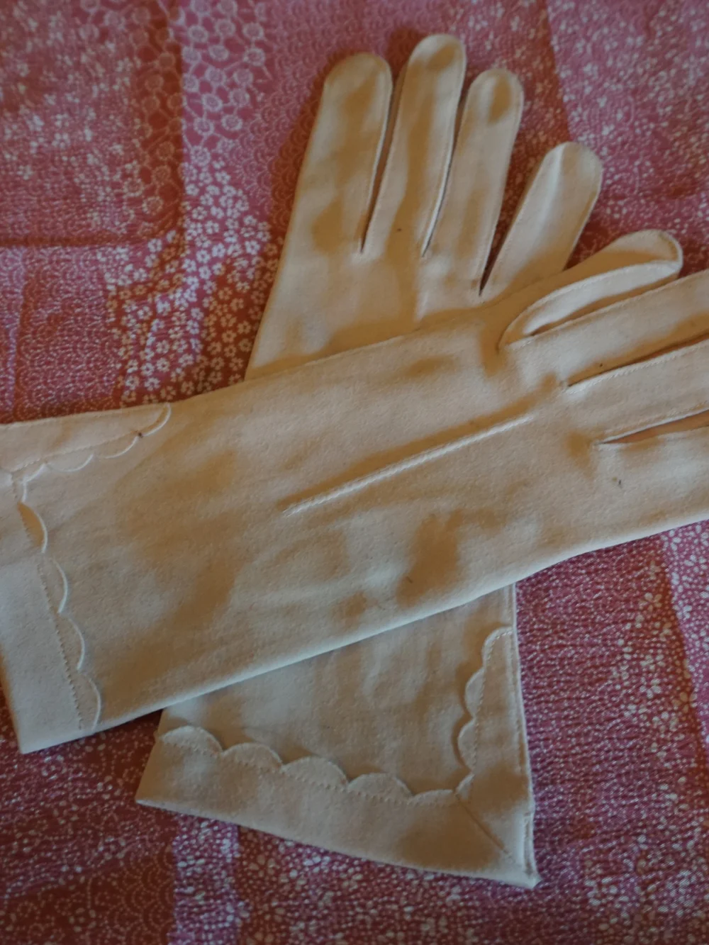 Vintage Pale Pink Women's Scalloped Dress Gloves